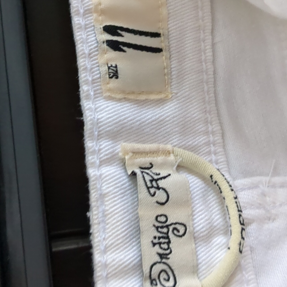 Shorts - Picture 2 of 5